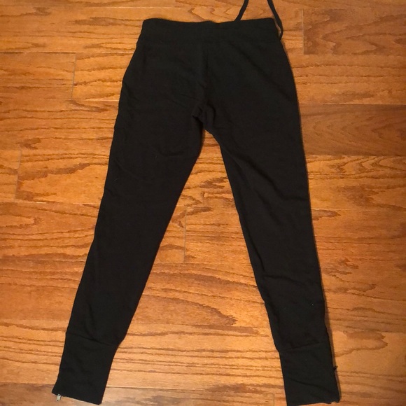 New York & Company Sweats - Picture 4 of 5